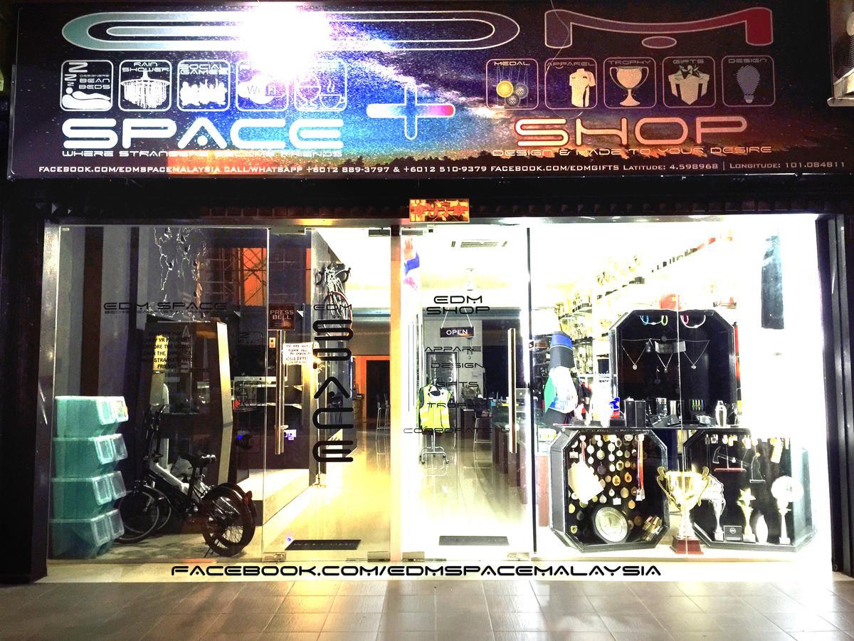 Edm Space Іпох Екстер'єр фото